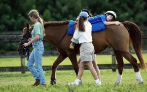 Mariana Rodríguez : “La equinoterapia es un método terapéutico que utiliza a los caballos para mejorar la salud de las personas”