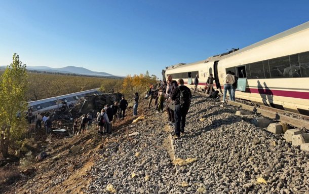 Periodista en España: "Las imágenes que describen los pasajeros del accidente son dantescas"