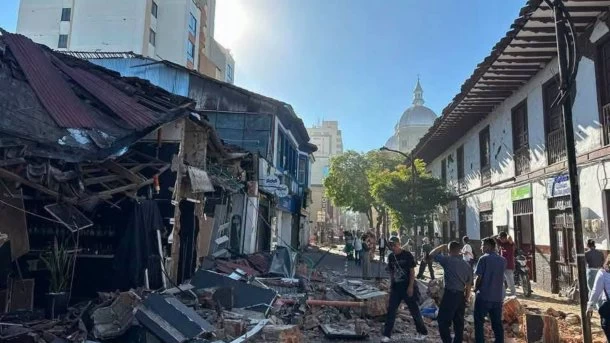 Un terremoto de 7.4 sacudió a Colombia :“Sentí que fue más o menos unos dos minutos”