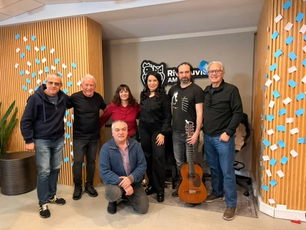 ¡Música en vivo con Jorgelina Alemán y su grupo!