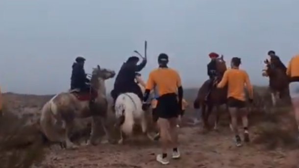 Corredores agredidos en Río Negro: “No es la primera vez que estos jinetes prepotean y agreden”