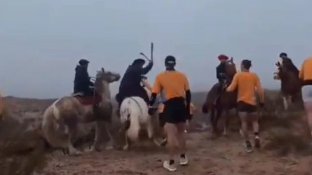 Corredores agredidos en Río Negro: “No es la primera vez que estos jinetes prepotean y agreden”