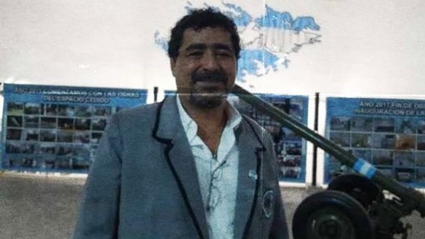 La fuerte denuncia de un excombatiente de Malvinas: "En Darwin arrancan las placas de homenaje a nuestros soldados"