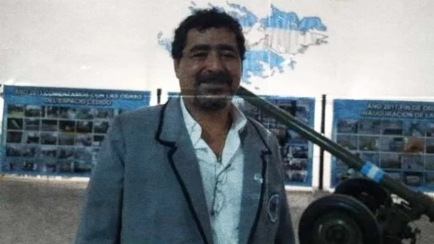 La fuerte denuncia de un excombatiente de Malvinas: "En Darwin arrancan las placas de homenaje a nuestros soldados"